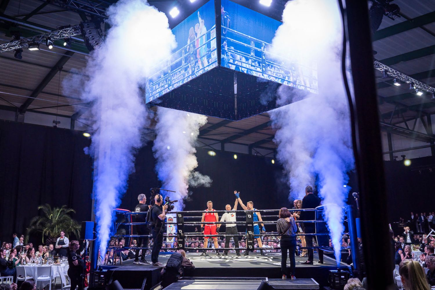 Business Boxing Venray met 875 gasten tijdens boxing gala en culinair diner