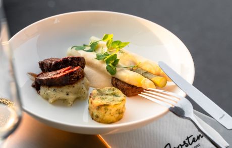 Walking dinner tijdens jubileumfeest van Global Food Group