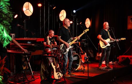 Live muziek tijdens bedrijfsfeest op eigen locatie