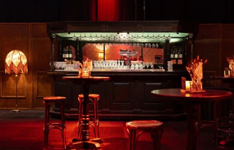 Bedrijfsfeest op eigen locatie volledig in thema verzorgd