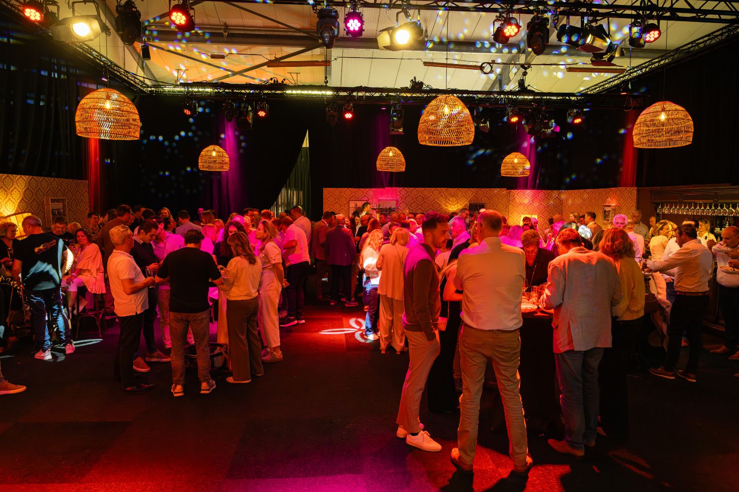 Sfeervol jubileumfeest van Global Food Group verzorgd door Ria Joosten